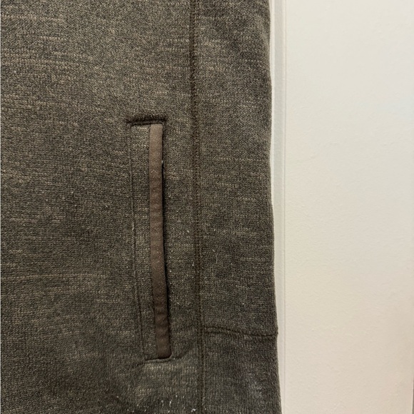 Patagonia Men's Brown Vest - Picture 6 of 7